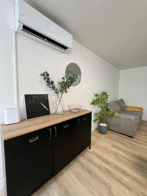 Petite Maison Avec Terrasse